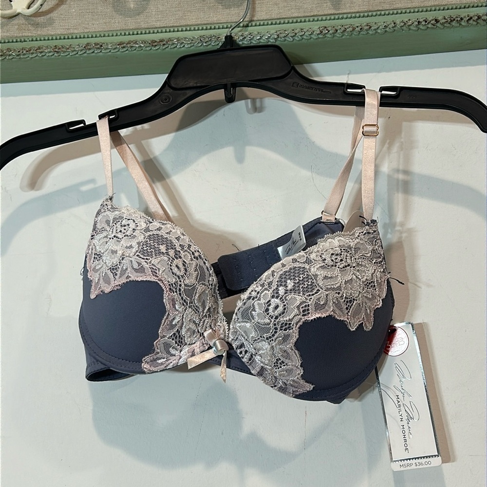 Brand new Marilyn Monroe, the perfect push-up bra skyline steel size 34B nwt